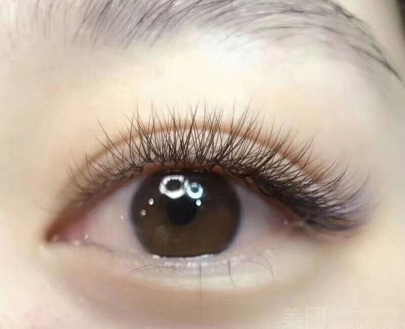 睁眼就是完美妆新年小编体验睫毛嫁接变电眼(6)(图1)